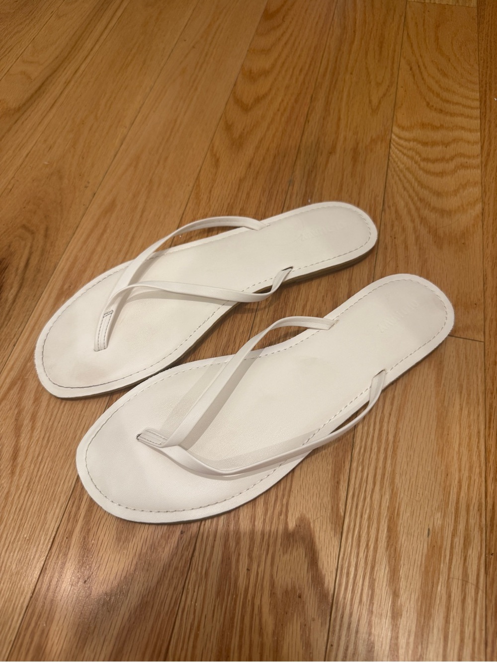Old Navy White Slim-Strap Flip Flop Sandals - Women